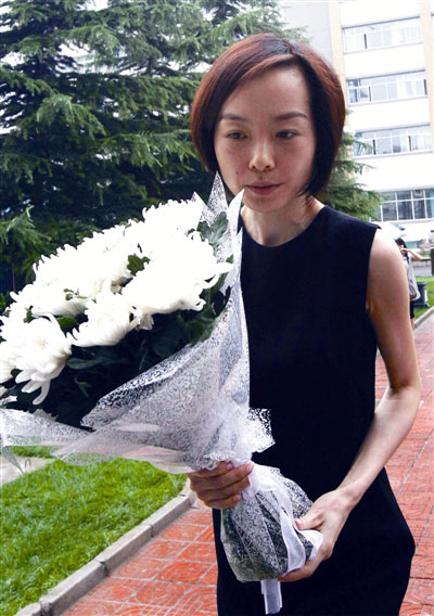 罗京遗体告别11日举行 生前靠麻药漱口吃饭