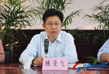 县委理论学习中心组(扩大)会议召开