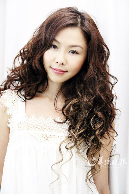 明星进化论高龄女逆生长美女越长越像